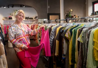 Janine Everts-Witvoet: "Mensen gooien ongebruikte designerkleding niet graag weg. Ze verkopen die liever, en wij helpen ze daarbij."
